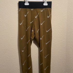 Nike Swoosh Army Green leggings